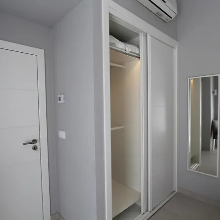Sleeps 8 Pool Air Con T609006 Vale do Lobo