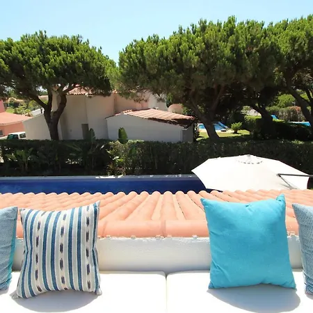 Βίλα Sleeps 8 Pool Air Con T609006 *