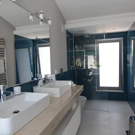 빌라 Sleeps 8 Pool Air Con T609006 *